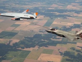 Boeing'in drone tankeri, yakıt ikmali yaptı