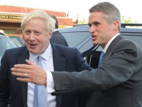 Boris Johnson, Eğitim Bakanı Williamson'ı görevden aldı