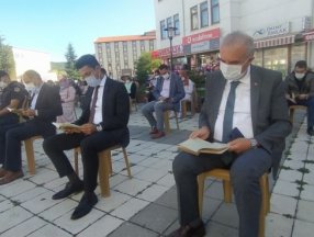 Dünya Okuma Yazma Günü’nde hep birlikte kitap okudular