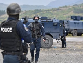 Kosova'nın Sırbistan plakalı araçların geçişine izin vermemesi iki ülke arasında gerginliğe neden oldu