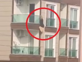 Mersin'de bir kadın ikinci kattan düştü