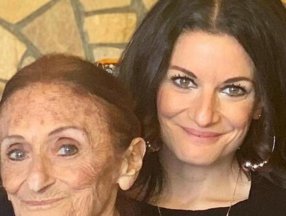 Jehan Barbur annesi vefat etti