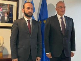 Nikos Dendias, Ermeni mevkidaşı Mirzoyan'la Dağlık Karabağ'ı görüştü