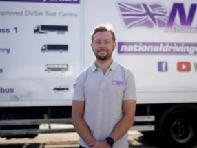 İngiltere, kamyon şoförü sorunuyla mücadelede vize rejimini gevşetiyor