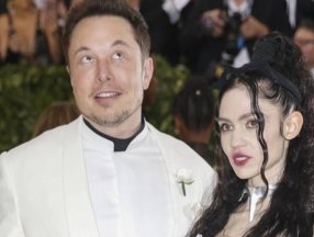 Elon Musk bebeğinin annesi Grimes ile ayrıldı