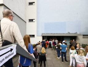 Almanya'da halk sandık başına gitti