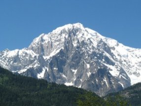 Batı Avrupa'nın en yüksek dağı Mont Blanc eriyor