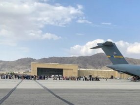 ABD, Afganlar için tahliye uçuşlarını yeniden başlatacak