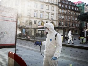 Fransa'da son 24 saatte 3 bin 744 yeni vaka