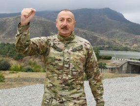 İlham Aliyev'den İran'a işimize karışmayın tepkisi