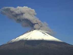 Meksika'daki Popocatepetl Yanardağı'nda 3 patlama yaşandı