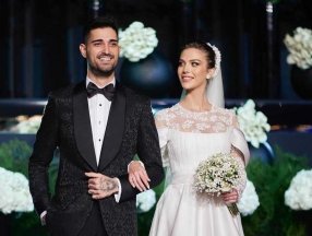 Yasemin Şefkatli'nin transparan gelinliği olay oldu