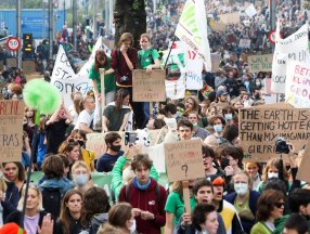 Brüksel'de iklim değişikliği protestosu düzenlendi