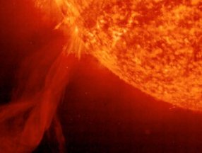 Dev Güneş fırtınası Dünya'yı vuracak: Kesintiler yaşanabilir