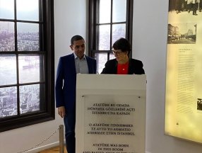 BioNTech'in kurucuları Özlem Türeci ve Uğur Şahin'den Atatürk'ün Evi'ne ziyaret