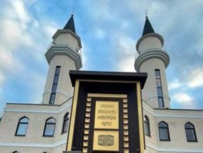 Gökdeniz Karadeniz, Kazan'da cami yaptırdı