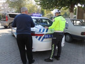 Aydın'da polis ekiplerinin uygulamasına takılan sürücü: Kalp hastasıyım