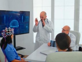 Görme engelli kişinin beyin implantı ile görmesi sağlandı