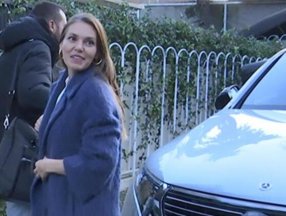 Aslı Enver, arabayı değiştirdi