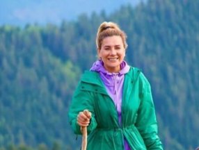 Ayla Çelik, Artvin’den köy evi aldı