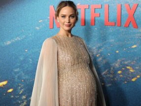 Hamile Jennifer Lawrence galada