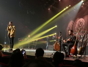 Bilal Sonses Bostancı'daki konserde sevenleriyle buluştu