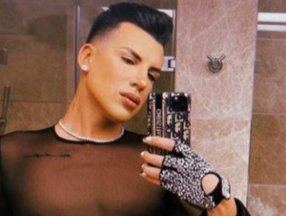 Kerimcan Durmaz'ın yeni sahne kıyafeti