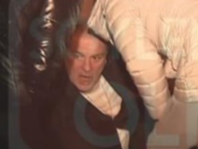 Sarhoş olan Burak Sergen'i yerden kaldıramadılar