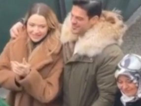 Hadise, müstakbel kayınvalidesiyle yan yana geldi