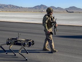 Robot köpekler, ABD'nin güney sınırını koruyacak