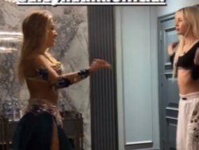 Aleyna Tilki, eve dansöz çağırdı