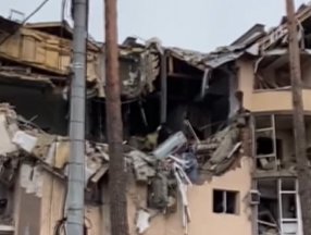 Rusya SU-25 uçağı ile sivil yerleşimleri vurdu