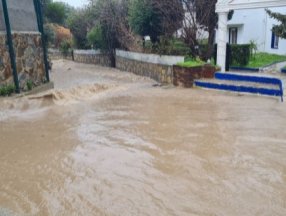 Bodrum'da sağanak yağış etkili oldu