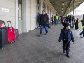 1 milyon Ukraynalı komşu ülkelere geçti