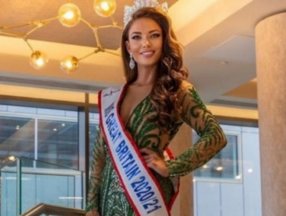 Tescilli güzel April Banbury'in aşk isyanı