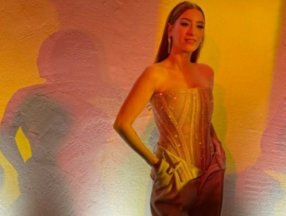 Hazal Kaya, fermuarı açık bıraktı