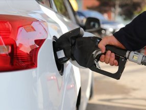 Benzin ve motorine zam geldi