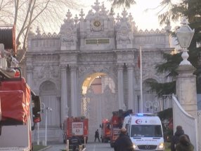 Dolmabahçe Sarayı'nda çıkan yangın söndürüldü