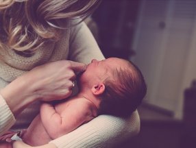 Kanseri yenen kadınlar için anne olmak hayal değil