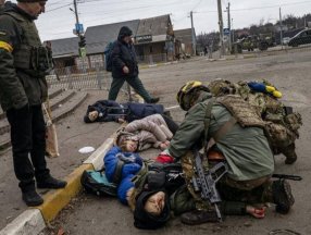 Ukrayna Dışişleri Bakanlığı, öldürülen ailenin fotoğrafını paylaştı