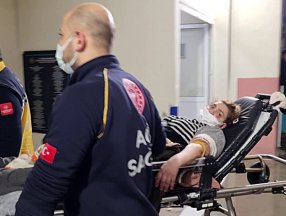 Adana'da dini nikahlı eşini bıçakla yaraladı