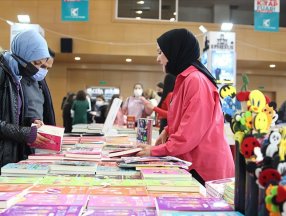 Antalya'daki Kepez Kitap Fuarı büyük ilgi görüyor