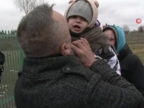 Ukrayna’daki Türk baba, ailesiyle Polonya sınırında buluştu