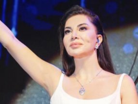 Ebru Yaşar, sahnelere döndü