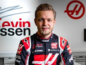 Haas, Rus Mazepin'in yerine Magnussen ile anlaştı