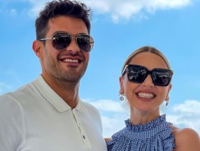 Hadise ve Mehmet Dinçerler nişanlandı