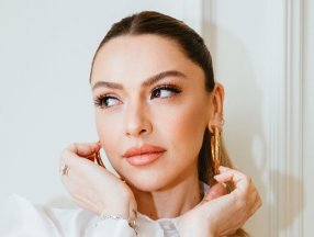 Hadise'nin nişan yüzüğü göründü