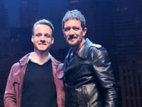 Antonio Bandera, Kerem Bürsin'i paylaştı