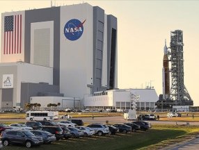 NASA, SpaceX ile rekabet için Ay iniş aracı geliştirecek