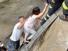 Aydın'da 5 metre yükseklikten dereye düşen genç kız kurtarıldı